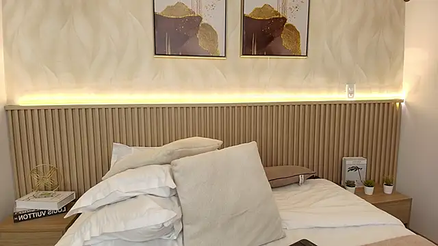 BellaMillers online show from April 2026 01:42:02 AM