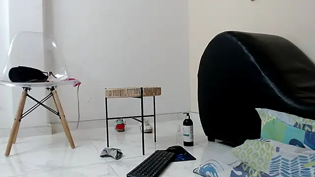 skinnysexy18 online show from April 2026 04:46:01 AM