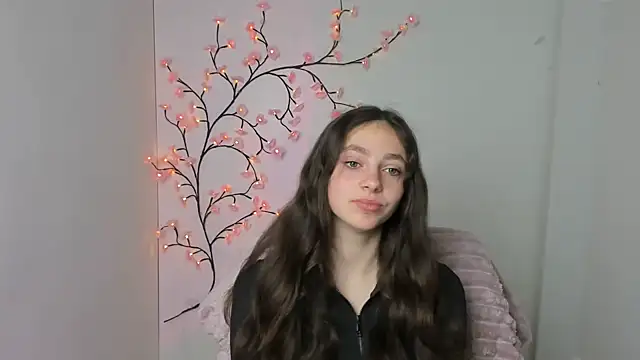 KissMeJulia online show from May 2026 05:24:01 AM
