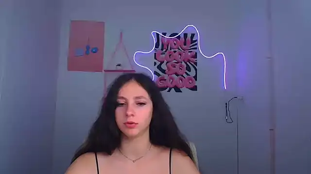 KissMeJulia online show from June 2026 05:34:02 AM