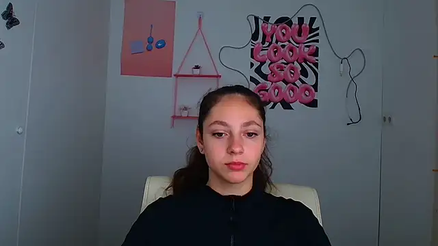KissMeJulia online show from July 2026 05:32:02 AM