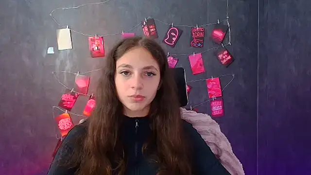 KissMeJulia online show from July 2026 05:49:01 AM