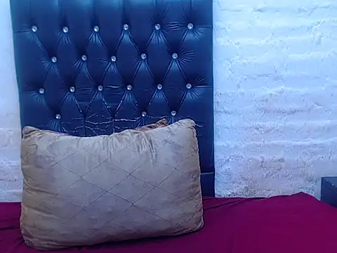 ChubbyMidgetxxx online show from April 2026 06:52:01 AM