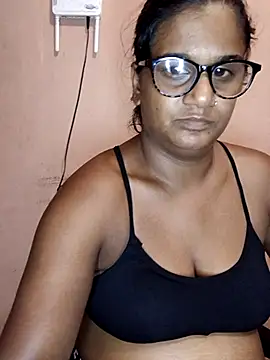 indianstrawberrylips4u online show from April 2026 09:31:01 PM