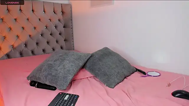 eva cutee  online show from April 2026 03:28:01 AM