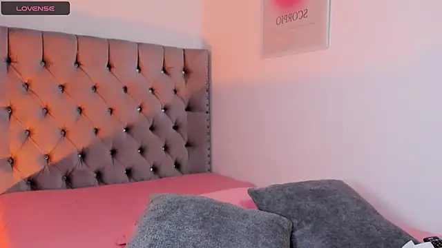 eva cutee  online show from April 2026 10:34:02 PM