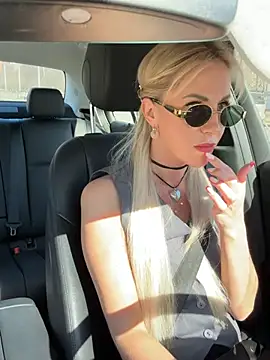 LisaMurr online show from April 2026 12:21:01 PM