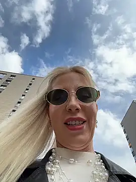 LisaMurr online show from April 2026 10:43:01 AM