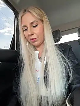 LisaMurr online show from April 2026 11:27:01 AM