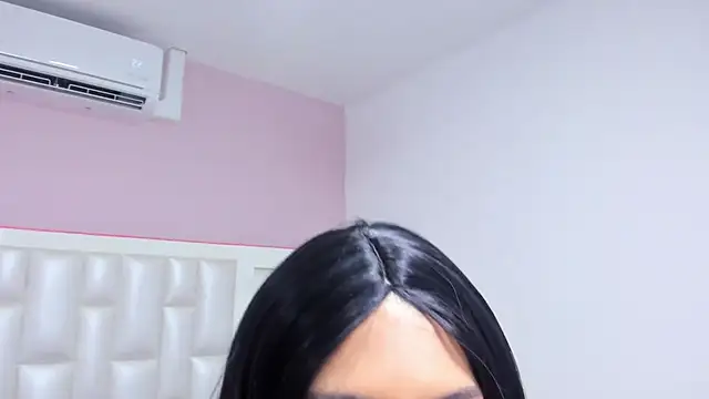 Liia Collins online show from March 2026 06:03:01 PM