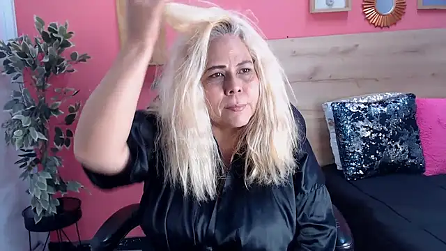 Snapshot of eva_colen50 chatting on July 2026 04:27:02 PM eva colen50 online show from July 2026 04:27:02 PM