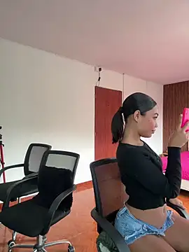 kali rousse online show from February 2026 12:48:02 PM