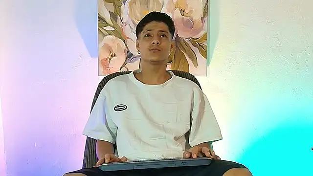 Snapshot of Eliassalvatore_ chatting on June 2026 01:12:01 PM Eliassalvatore online show from June 2026 01:12:01 PM