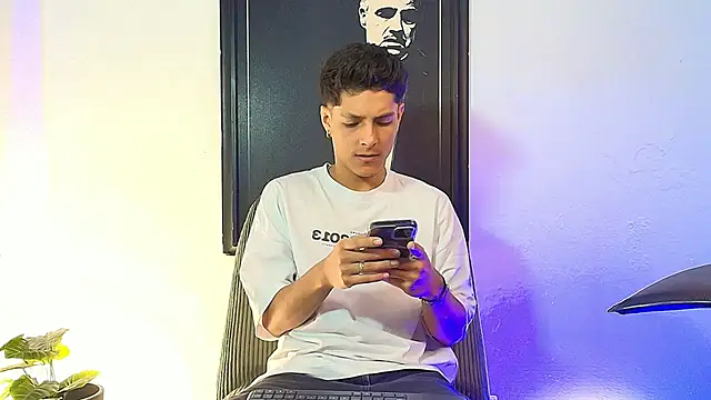 Snapshot of Eliassalvatore_ chatting on July 2026 03:34:02 PM Eliassalvatore online show from July 2026 03:34:02 PM