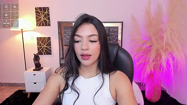 Snapshot of sara_stormy chatting on June 2026 12:20:02 PM sara stormy online show from June 2026 12:20:02 PM
