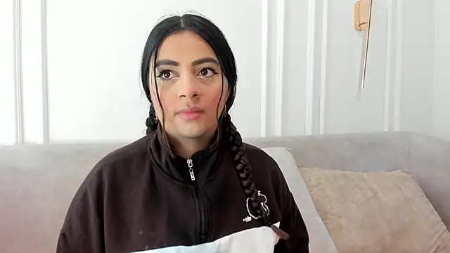 DulceQueen1 online show from April 2026 12:29:02 PM