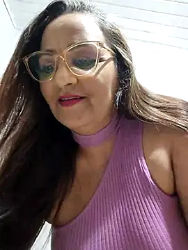 Noemipopi online show from April 2026 11:51:02 PM