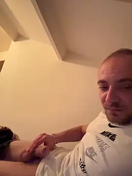 Snapshot of Crevette311 chatting on December 2025 12:26:02 AM Crevette311 online show from December 2025 12:26:02 AM