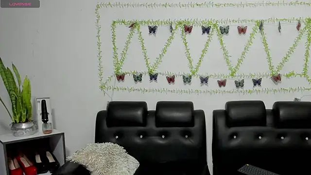 aria-voss online show from April 2026 11:54:02 PM