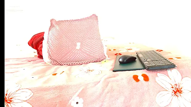 valkahot20 online show from March 2026 08:14:01 PM