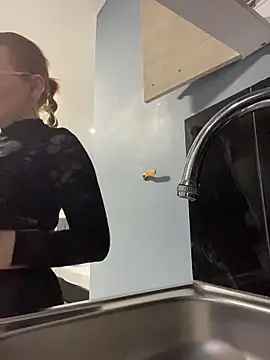 Snapshot of Laurap1 chatting on March 2026 04:51:02 AM Laurap1 online show from March 2026 04:51:02 AM