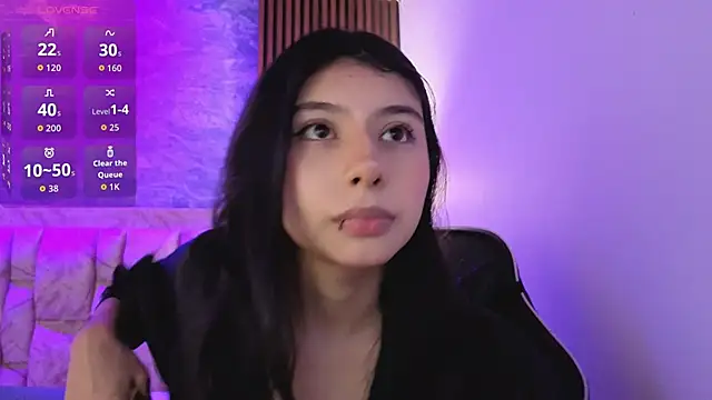 chloe bluee  online show from April 2026 11:02:02 AM