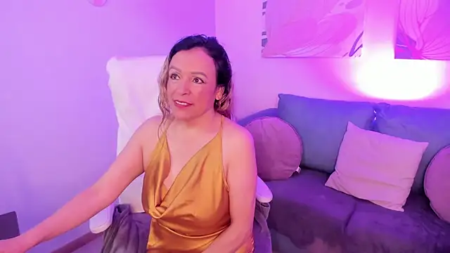 Ivonne 4 online show from March 2026 01:11:02 PM