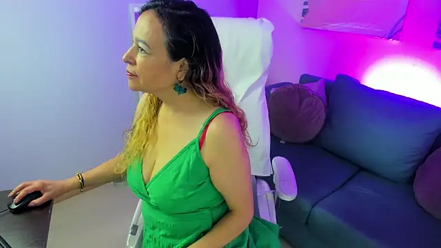 Ivonne 4 online show from April 2026 01:14:02 PM