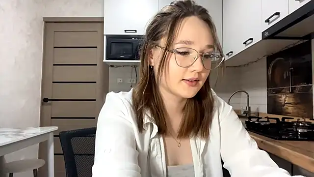 AinaSmith online show from March 2026 10:22:02 AM