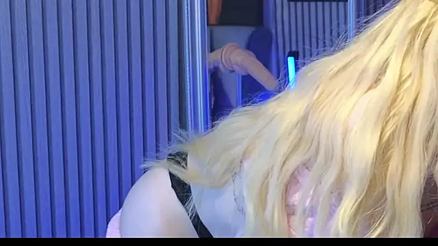 KarmaArms online show from April 2026 07:41:01 PM