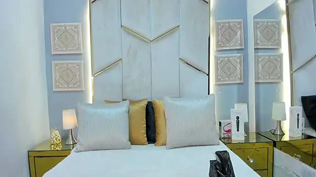 KarinaaCoxx online show from April 2026 12:11:02 PM