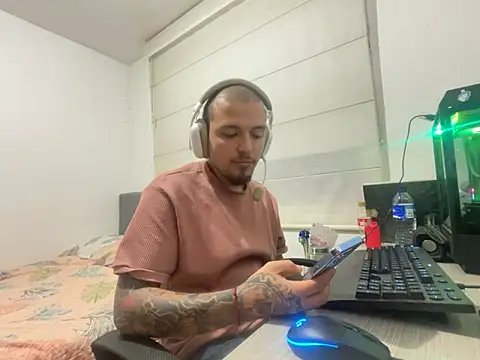 Maximo Garcia17 online show from March 2026 02:04:02 AM