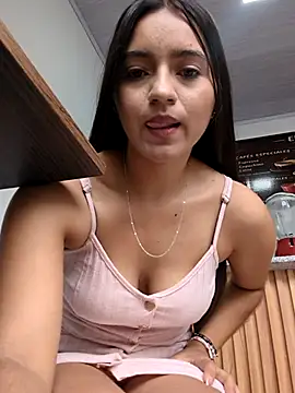 DulceCaroX online show from June 2026 01:44:02 PM