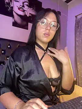 Emmabekerr online show from March 2026 10:58:01 PM