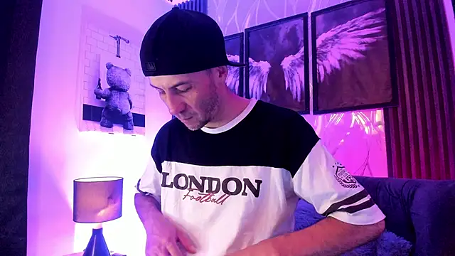 Milanwhite  online show from March 2026 11:39:02 AM