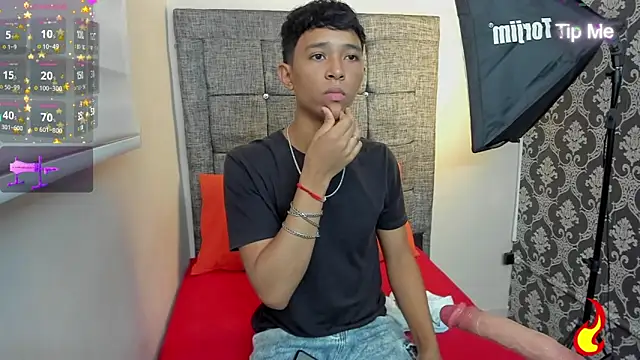 Little Twink19x online show from June 2026 07:46:01 PM