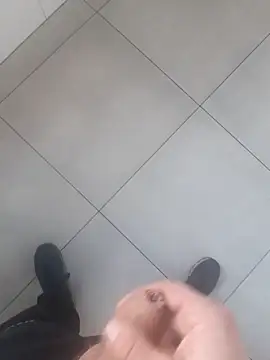 Snapshot of matibam92 chatting on February 2026 01:43:01 PM matibam92 online show from February 2026 01:43:01 PM