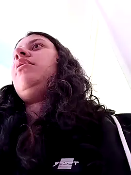 LunaDamasco online show from April 2026 07:40:01 PM