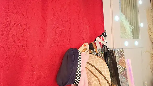 Aurorariccii online show from March 2026 07:38:01 AM