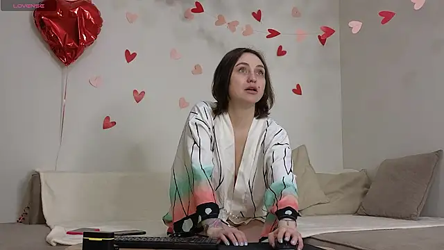 AlexaVitton online show from March 2026 07:33:02 AM