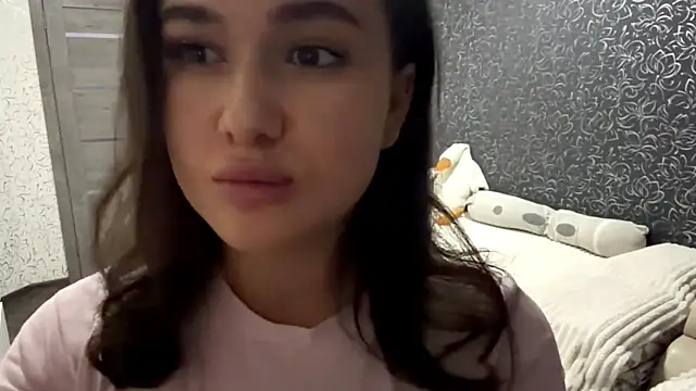 JoycelynUrion online show from April 2026 11:41:01 AM