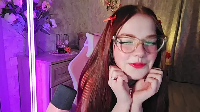 EllaHughess online show from March 2026 10:24:01 PM