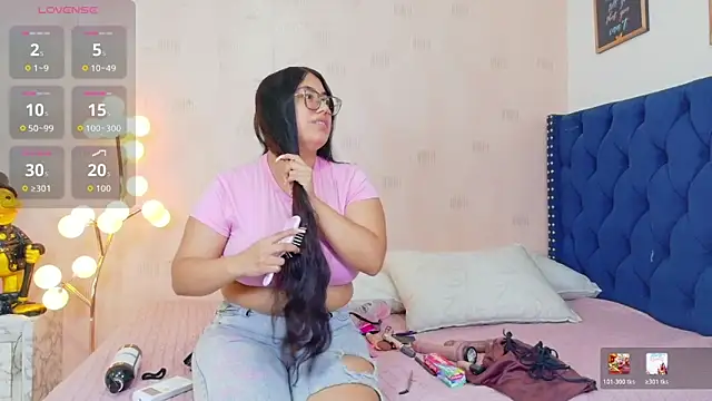 curvybuffgirllll online show from July 2026 07:34:02 PM