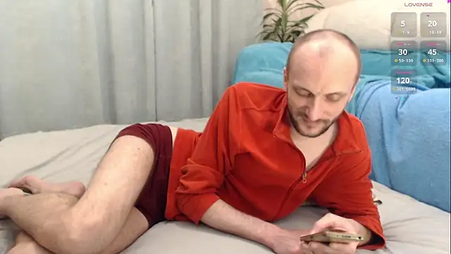 edifox089 online show from June 2026 10:33:02 PM