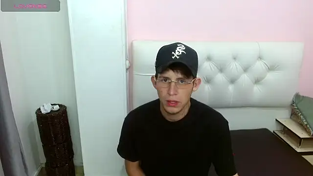 Snapshot of masterboyx chatting on March 2026 02:04:01 AM masterboyx online show from March 2026 02:04:01 AM