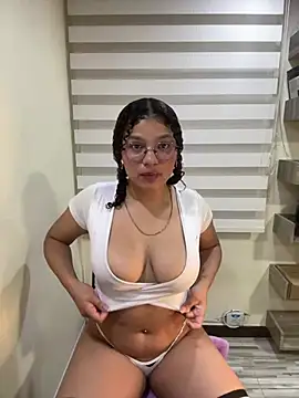 Snapshot of KendyLove_ chatting on May 2026 05:14:02 AM KendyLove online show from May 2026 05:14:02 AM
