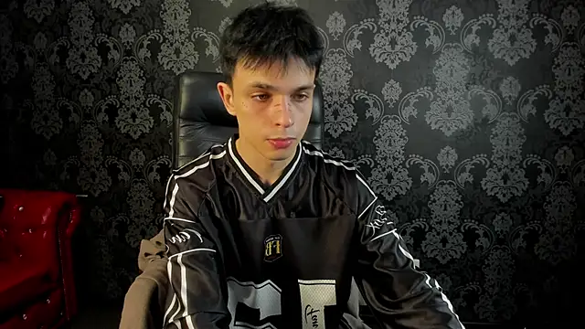 ClarkBev online show from April 2026 07:39:01 PM