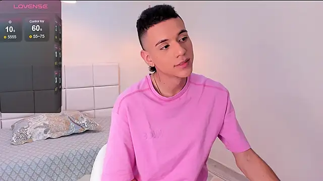 dominicjonnes online show from March 2026 07:32:01 PM