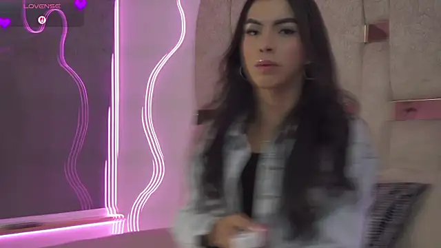 Fernanda thail  online show from March 2026 07:19:01 PM