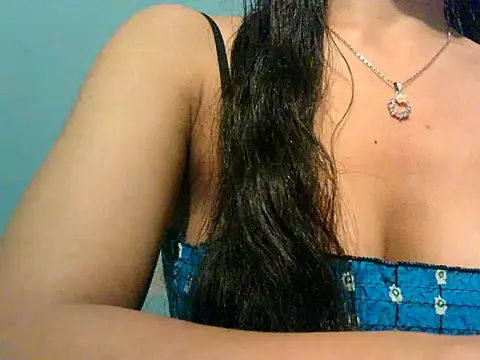 PARANKA-CUTE online show from March 2026 01:29:02 PM